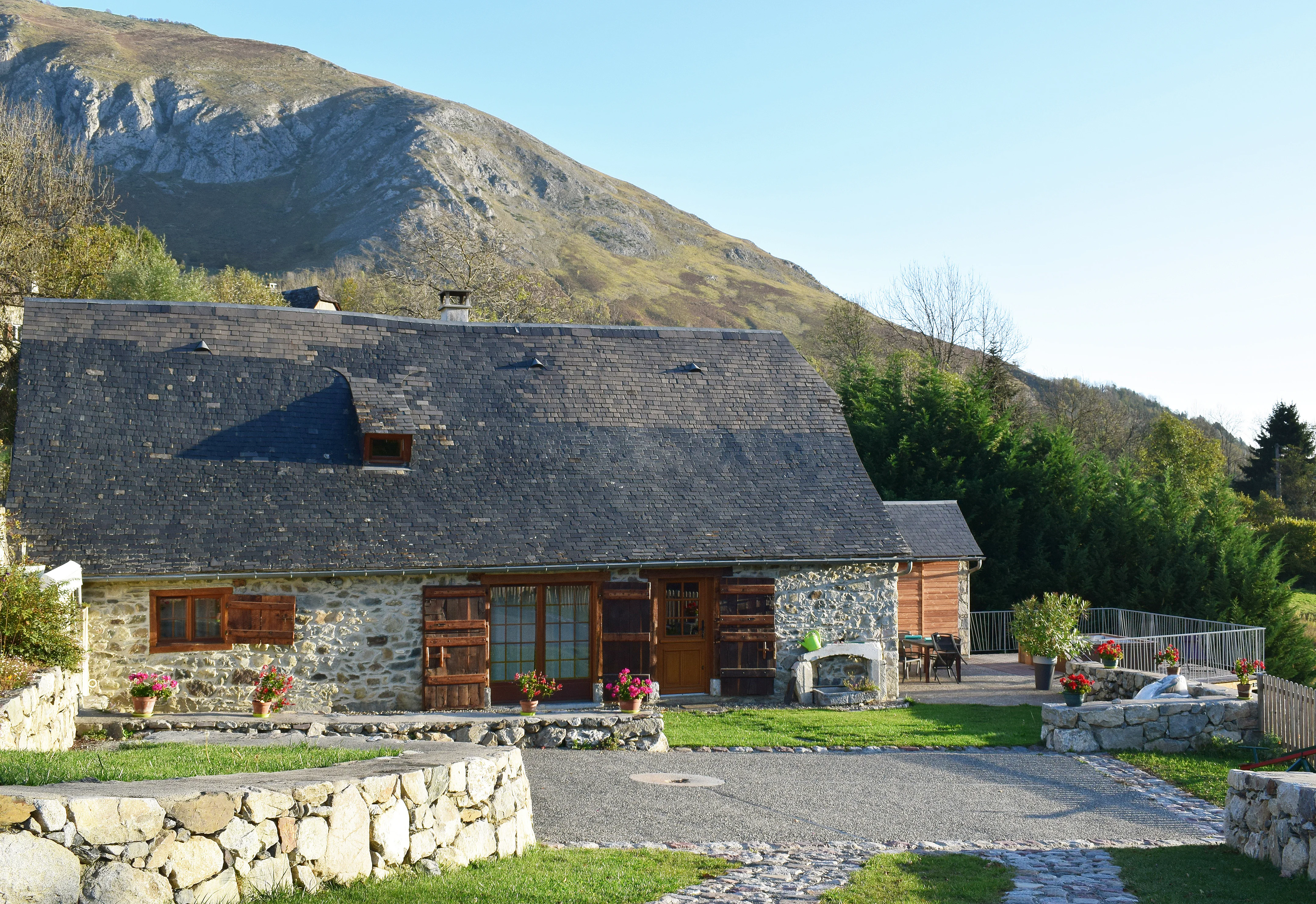 Gîte Eth Souët — ancienne grange rénovée avec spa privé à Gaillagos, Val d'Azun
